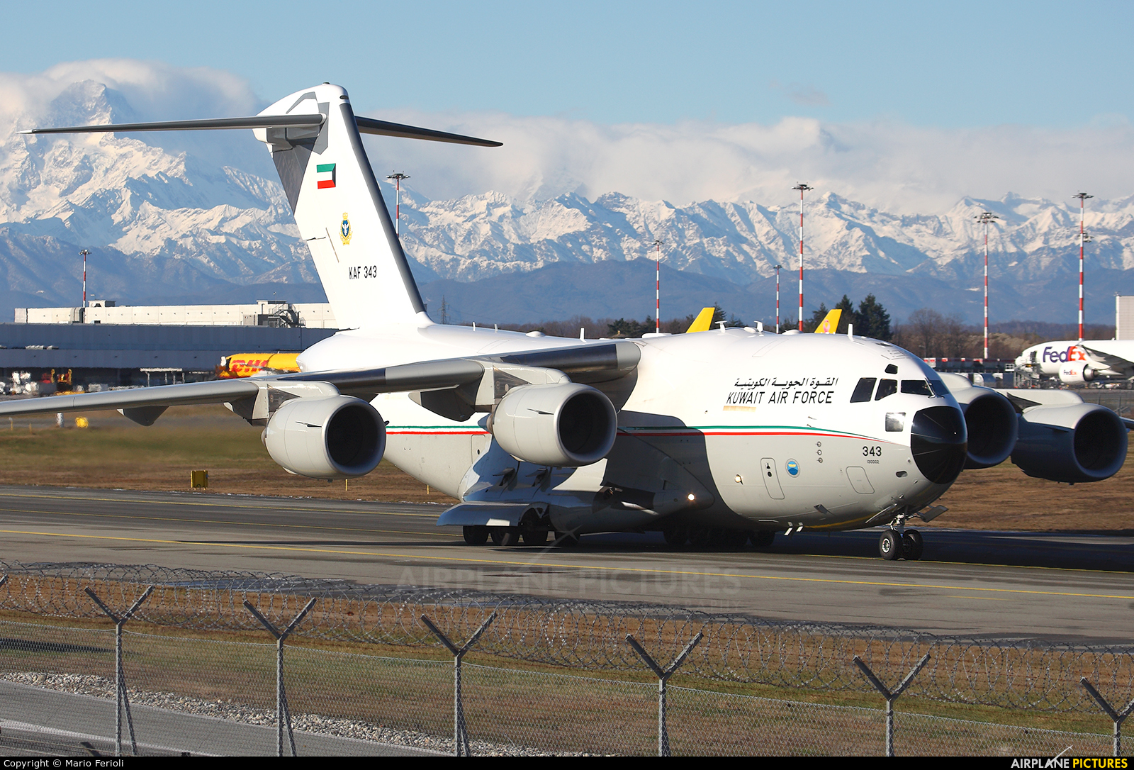 Kuwait - Air Force KAF343 aircraft at Milan - Malpensa