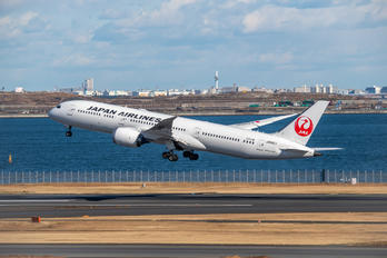 JA882J - JAL - Japan Airlines Boeing 787-9 Dreamliner
