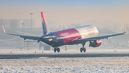 HA-LVK - Wizz Air Airbus A321 NEO