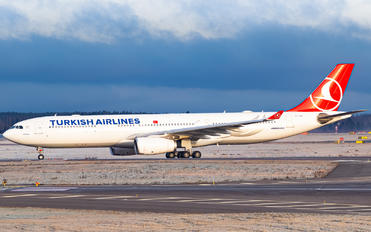 TC-JNH - Turkish Airlines Airbus A330-300