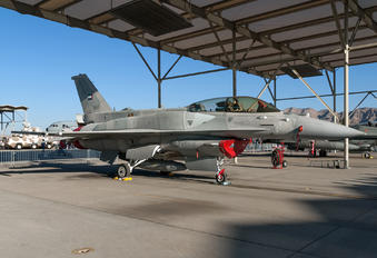 3012 - United Arab Emirates - Air Force General Dynamics F-16F Fighting falcon
