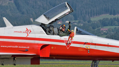 J-3085 - Switzerland - Air Force: Patrouille Suisse Northrop F-5E Tiger II