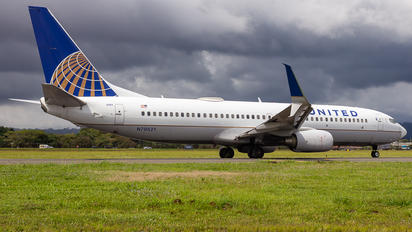 N79521 - United Airlines Boeing 737-800