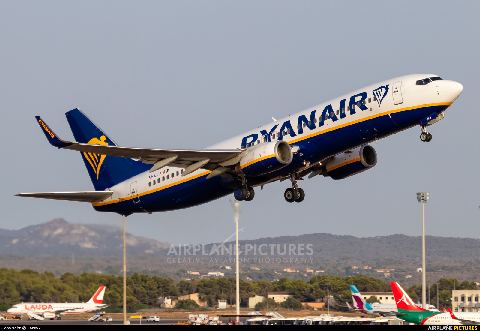 Ryanair EI-DCJ aircraft at Palma de Mallorca