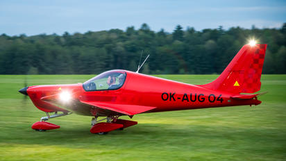 OK-AUG 04 - Private Skyleader 400