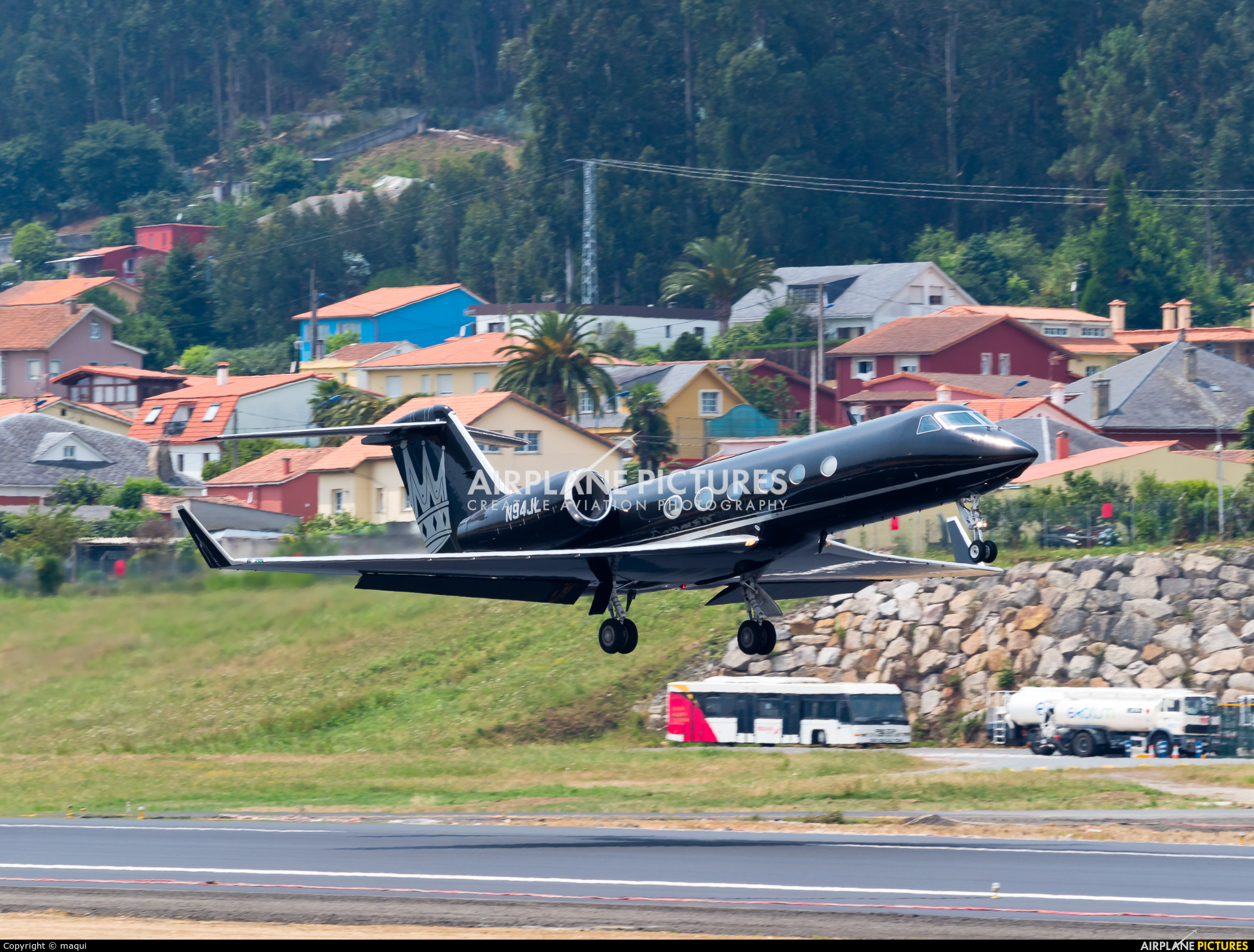 Private N94JL aircraft at La Coruña