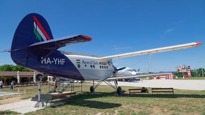 HA-YHF - Malév Aero Club Antonov An-2