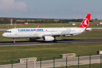 TC-JTN - Turkish Airlines Airbus A321