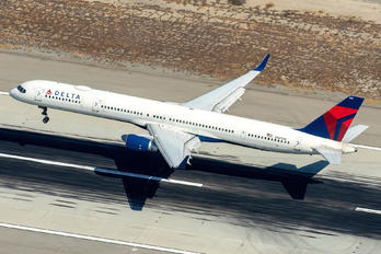N587NW - Delta Air Lines Boeing 757-300