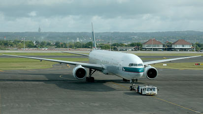 B-HNQ - Cathay Pacific Boeing 777-300