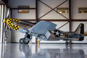 N51LW - Private North American TF-51D Mustang