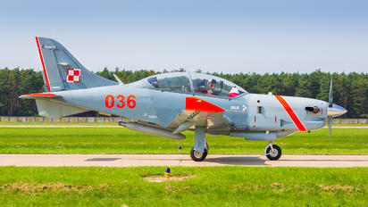 036 - Poland - Air Force "Orlik Acrobatic Group" PZL 130 Orlik TC-1 / 2