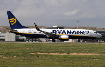 EI-GDX - Ryanair Boeing 737-8AS