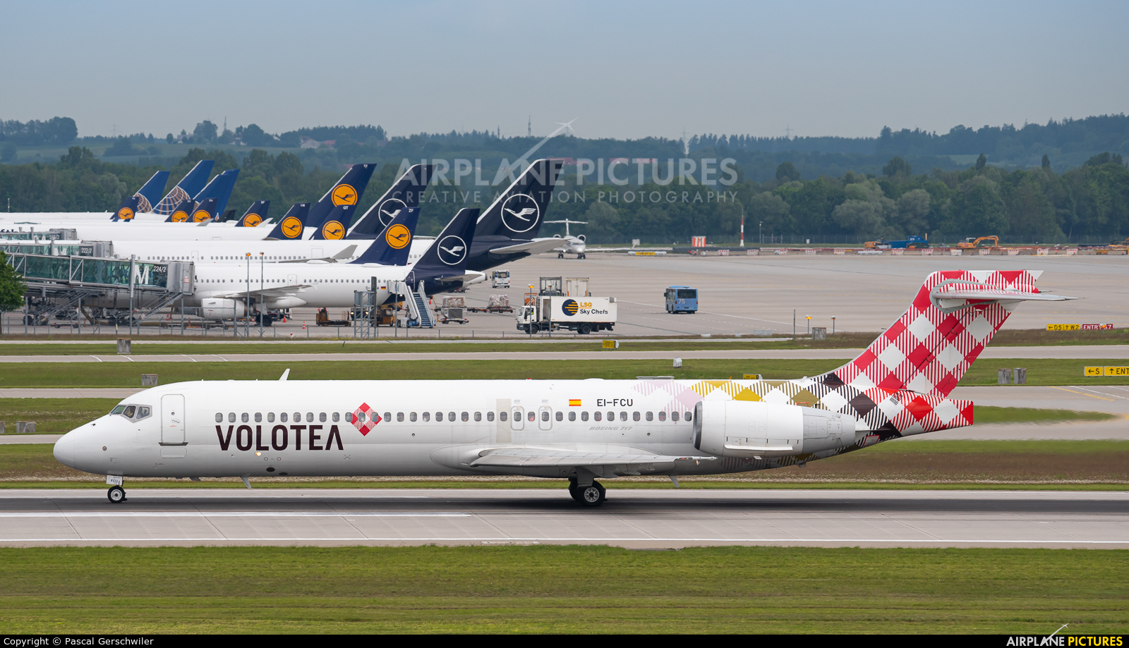 Volotea Airlines EI-FCU aircraft at Munich