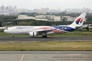 9M-MTX - Malaysia Airlines Airbus A330-200