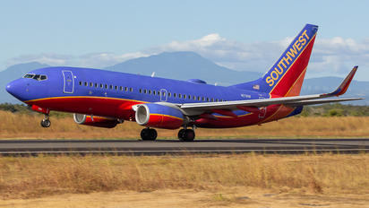 N7811F - Southwest Airlines Boeing 737-700
