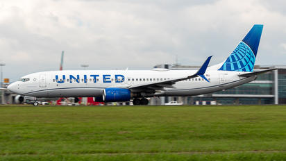 N37293 - United Airlines Boeing 737-800
