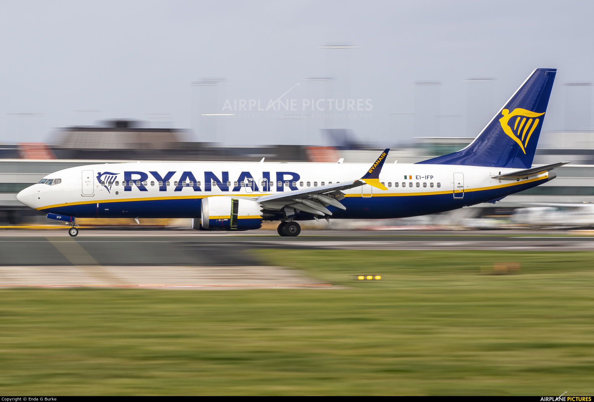 Ryanair EI-IFP aircraft at Manchester