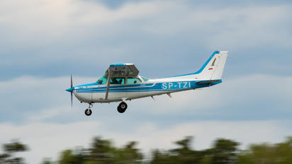SP-TZI - Private Cessna 172 Skyhawk (all models except RG)
