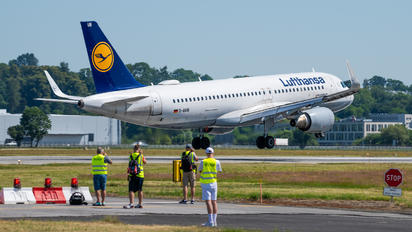 D-AIUB - Lufthansa Airbus A320