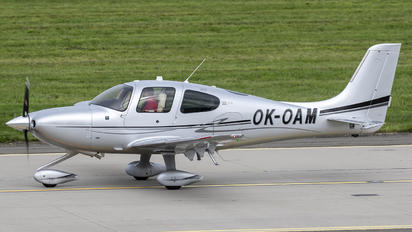 OK-OAM - Private Cirrus SR22