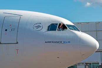 F-GZCN - Air France Airbus A330-200