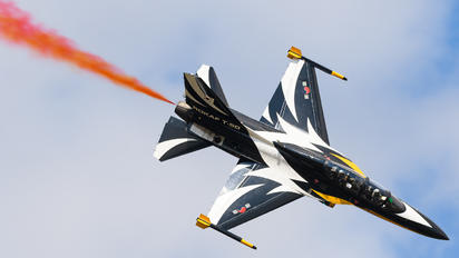 10-0057 - Korea (South) - Air Force: Black Eagles Korean Aerospace T-50 Golden Eagle