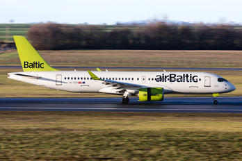 YL-CSI - Air Baltic Bombardier CS300