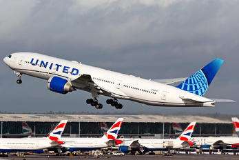 N79011 - United Airlines Boeing 777-200ER