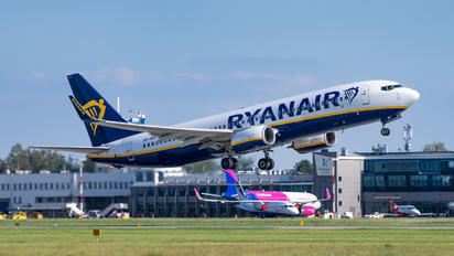 SP-RKS - Ryanair Boeing 737-800