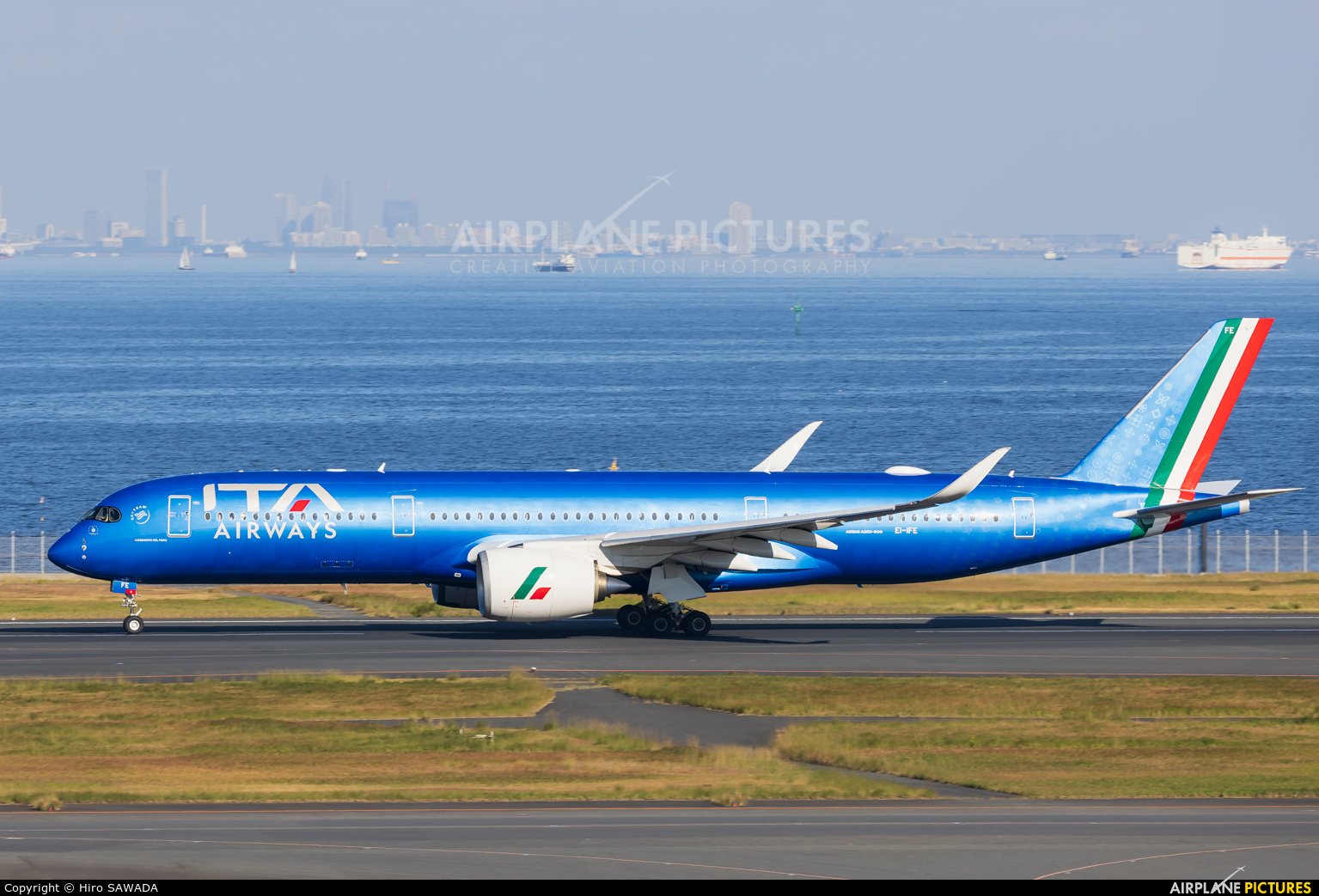 ITA Airways EI-IFE aircraft at Tokyo - Haneda Intl