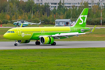 RA-73454 - S7 Airlines Airbus A320 NEO