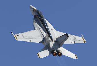 165926 - USA - Navy Boeing F/A-18F Super Hornet