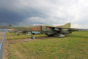 8109 - Czech - Air Force Mikoyan-Gurevich MiG-23UB