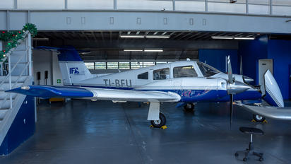 TI-BFU - Private Piper PA-44 Seminole