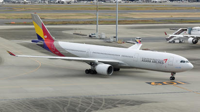 HL7736 - Asiana Airlines Airbus A330-300