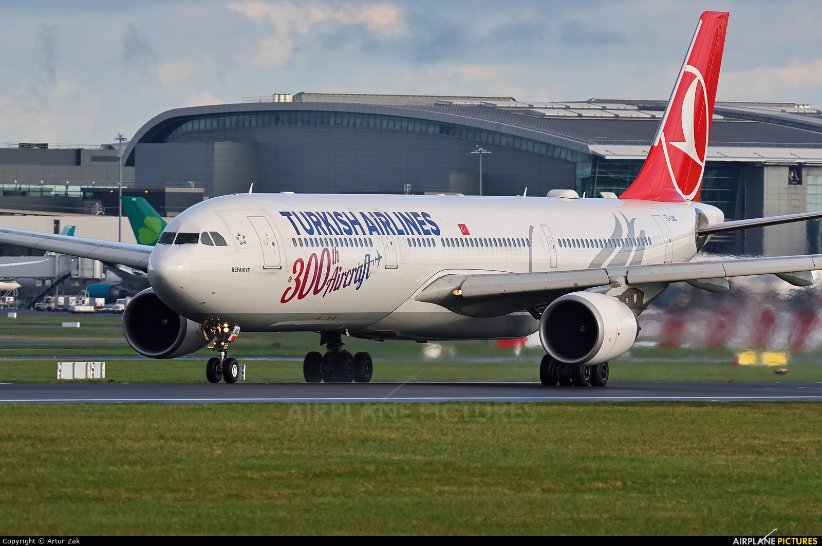 Turkish Airlines TC-LNC aircraft at Dublin