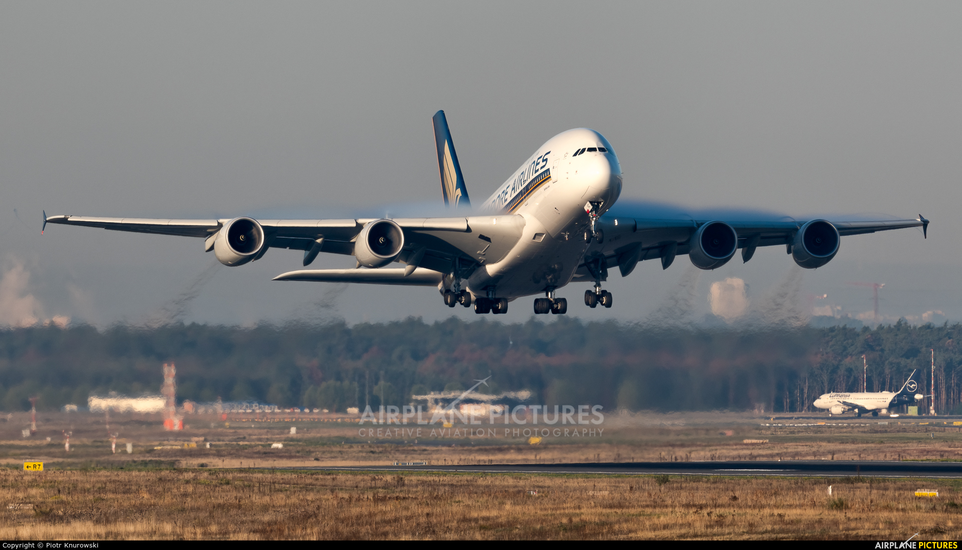 9V-SKZ - Singapore Airlines Airbus A380 at Frankfurt | Photo ID 1496754 ...