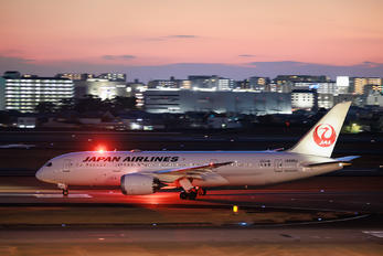 JA846J - JAL - Japan Airlines Boeing 787-8 Dreamliner