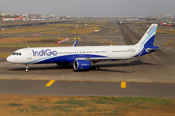 VT-IUR - IndiGo Airbus A321 NEO