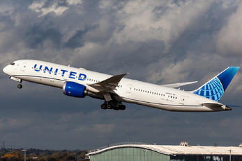 N24979 - United Airlines Boeing 787-9 Dreamliner