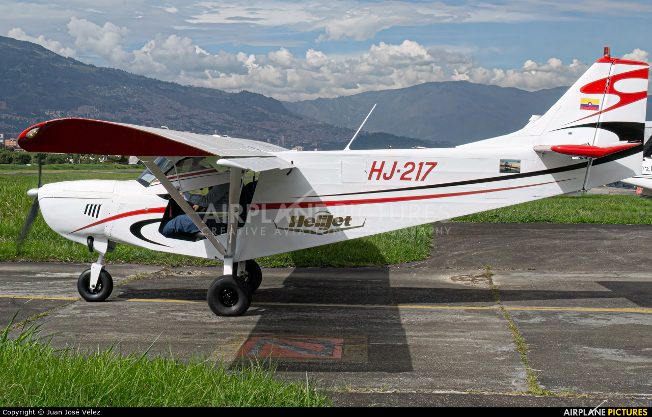 Helijet HJ-217 aircraft at Medellin - Olaya Herrera