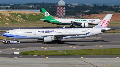 B-18302 - China Airlines Airbus A330-300