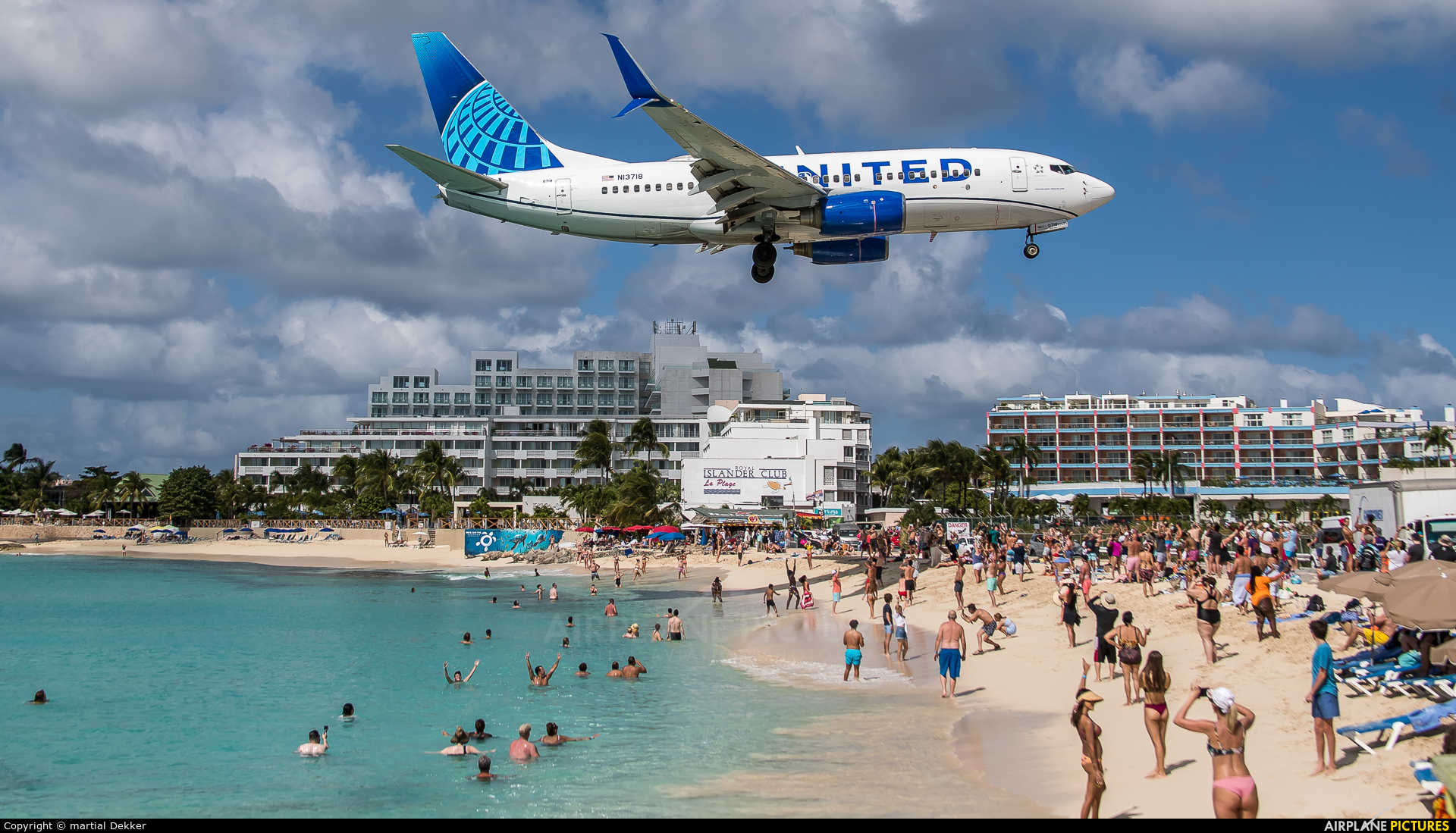 United Airlines N13718 aircraft at Sint Maarten - Princess Juliana Intl