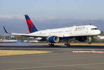 N822DX - Delta Air Lines Boeing 757-200