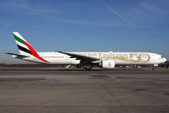 A6-EGE - Emirates Airlines Boeing 777-300ER