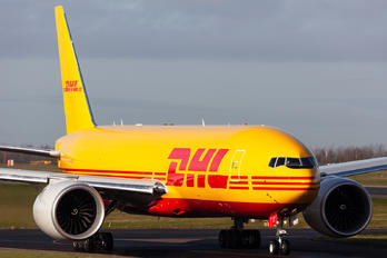 G-DHLY - DHL Cargo Boeing 777F