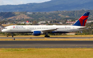 N679DA - Delta Air Lines Boeing 757-200