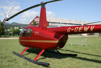 G-CEWV - Private Robinson R44 Clipper