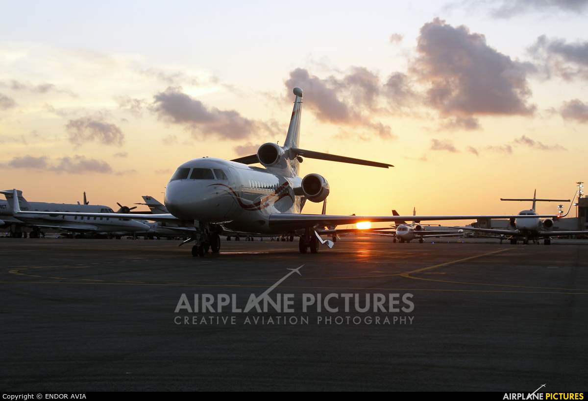 Private - aircraft at Cancun Intl